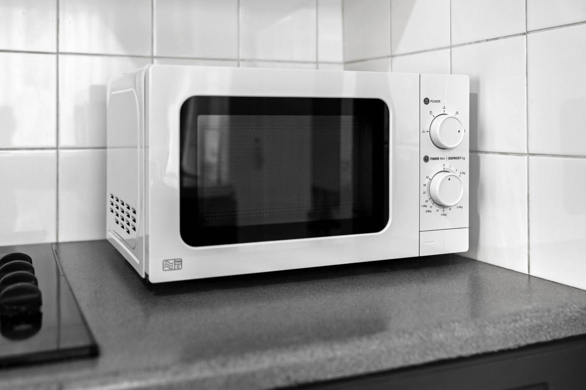 Stylish 3 Bedroom House - 6 Guests - Garden - Parking - Netflix - Wifi - 17M バーミンガム エクステリア 写真